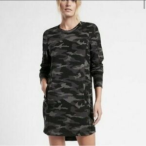 Athleta Balance Black Luxe Camp Print Long Sleeve Knit Dress